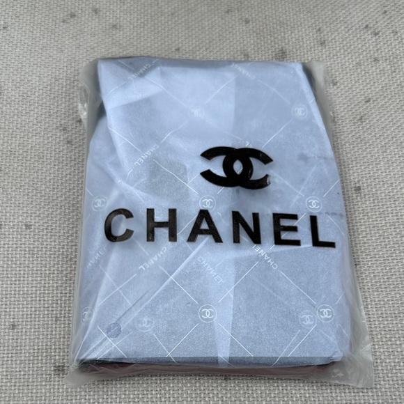 Chanel (gift with purchase)Black Quilted Wallet with Silver Logo - Picture 7 of 7